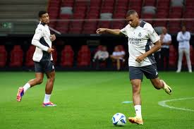 公众人物的 公众人物的